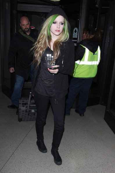 avril paparazzi